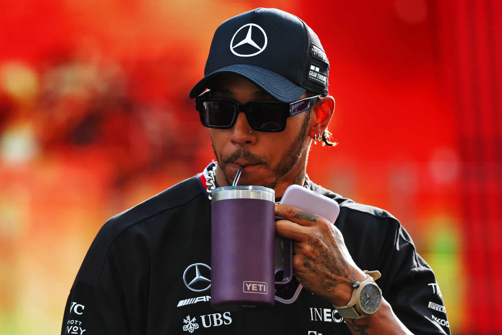 Lewis Hamilton exige mudança no novo carro da Mercedes para 2024