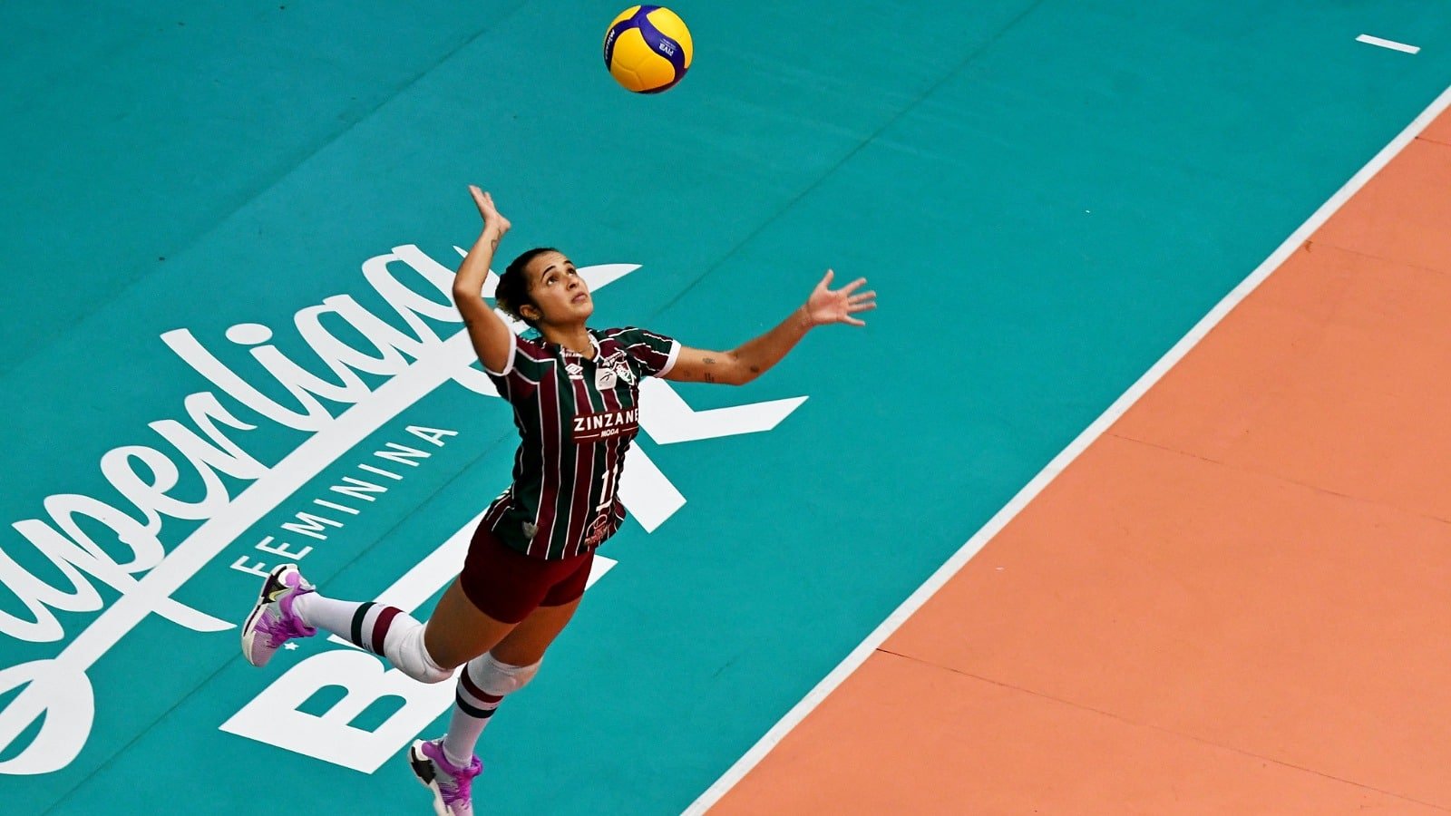 Pri Heldes compara suas passagens pelo Fluminense: “Está em outro nível”