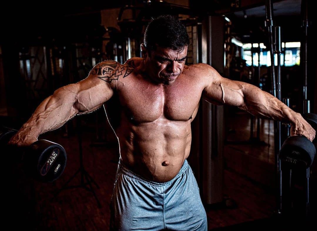 Atleta de fisiculturismo vai a júri após ser suspeito de tentar matar namorada brutalmente