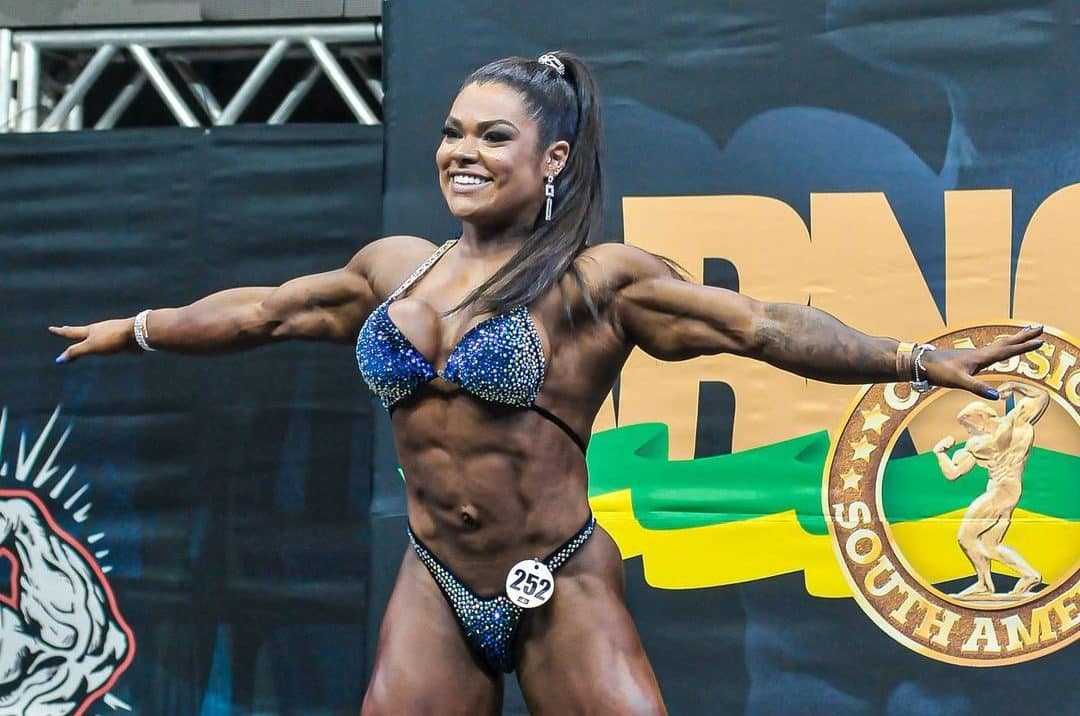 Mulher Pedra: rara doença da atleta pode levá-la ao topo do fisiculturismo