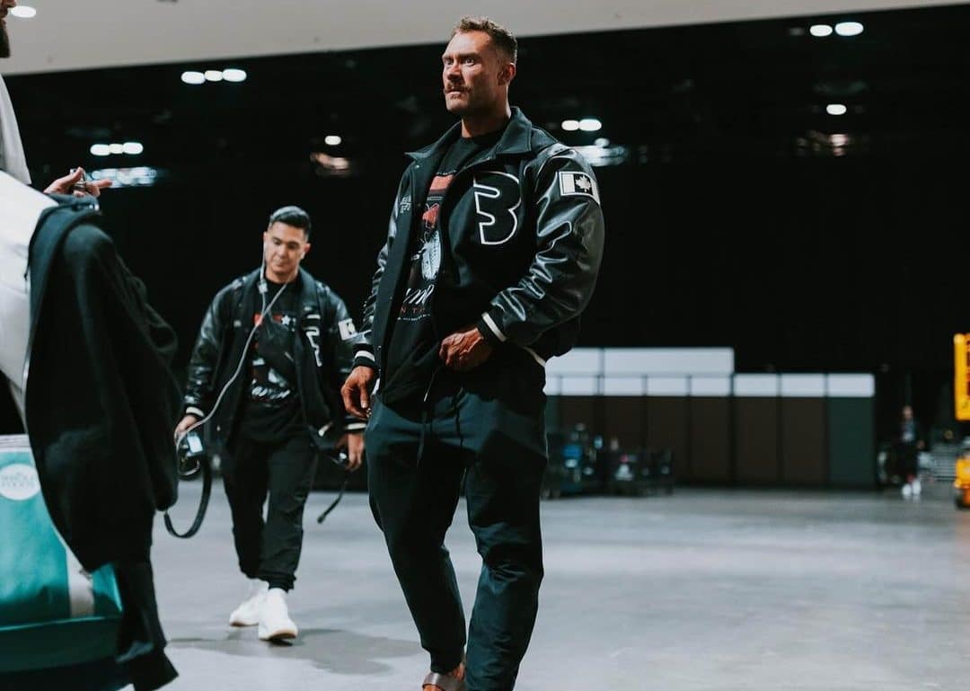 Chris Bumstead define data para se aposentar do fisiculturismo