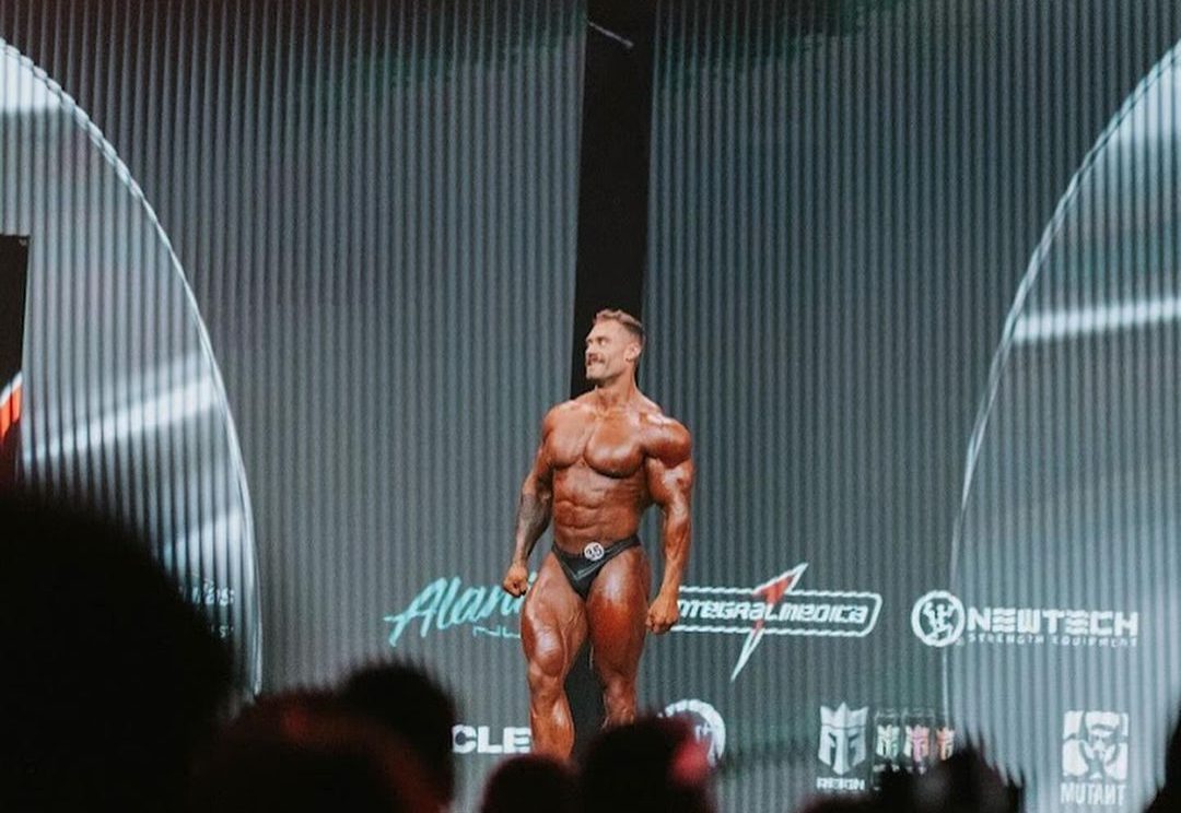 Chris Bumstead define data para se aposentar do fisiculturismo