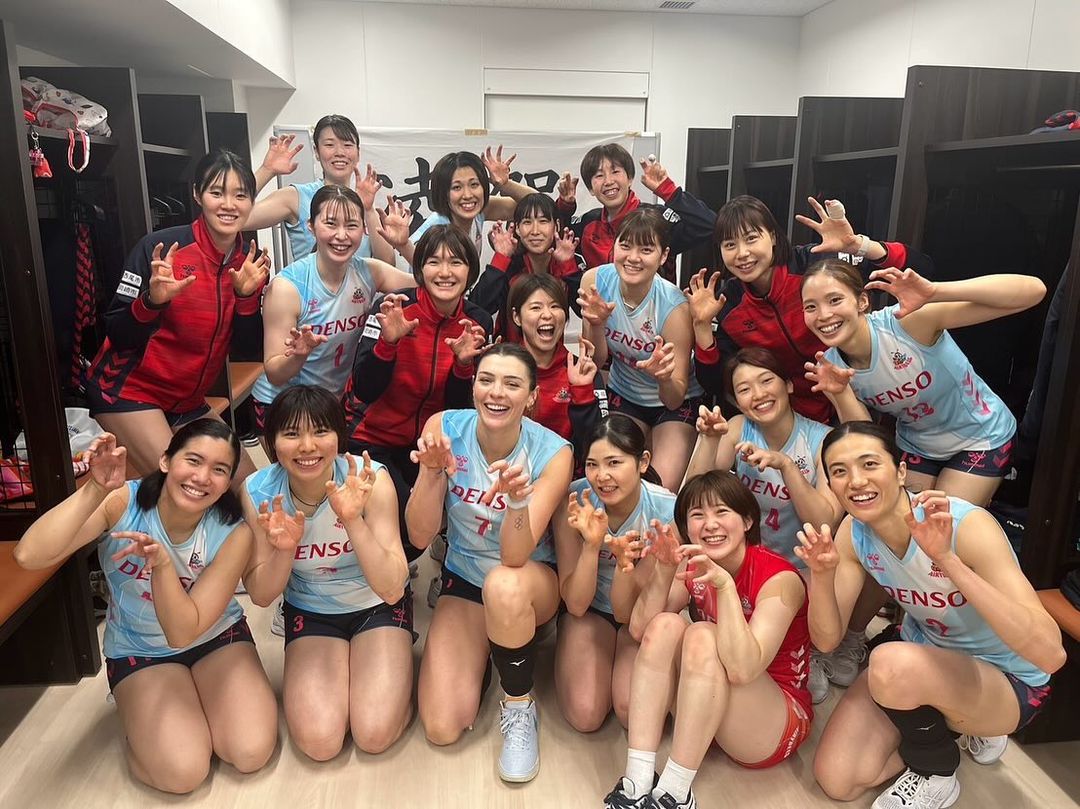 Rosamaria se destaca em jogo marcado por novo romance da atleta