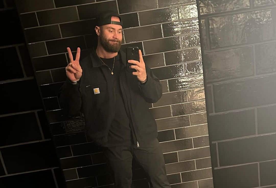 Nada de Rock! Cbum, campeão do fisiculturismo, admite ouvir cantora pop inusitada em seus treinos