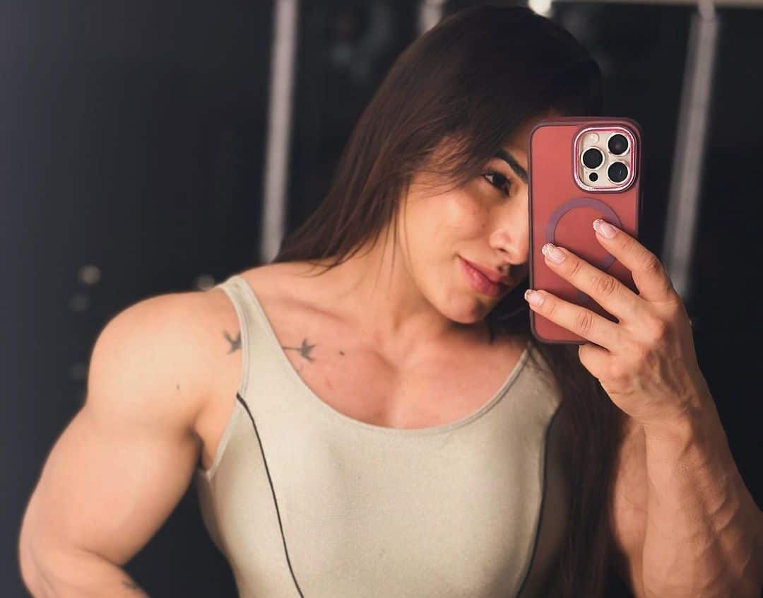 Leyvina Barros, fisiculturista, fala sobre segredo para as mulheres não terem efeitos colaterais