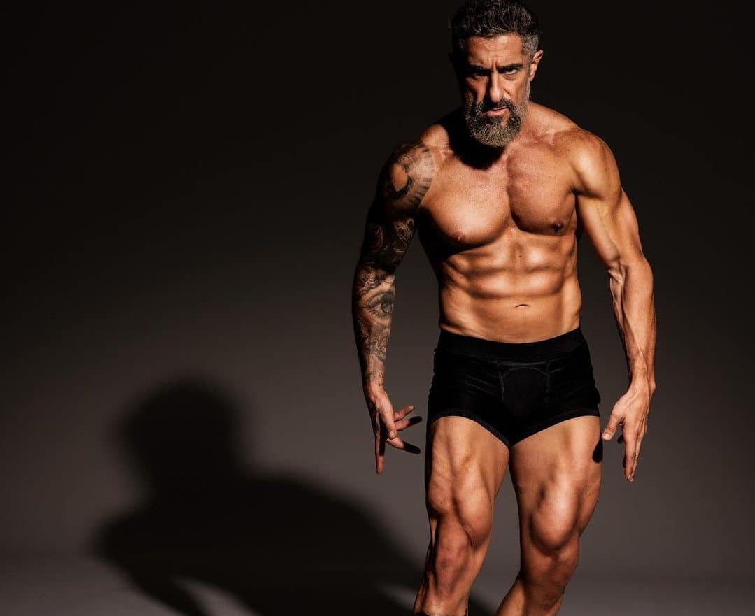 Ajudinha do fisiculturismo! Marcos Mion colocou o shape aos 44 anos