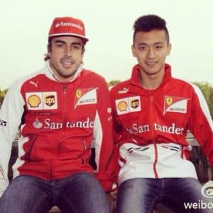 1 bilhão de fãs? Chinês da Fórmula 1, Zhou se rende a Fernando Alonso: "Ele é incrivelmente..."