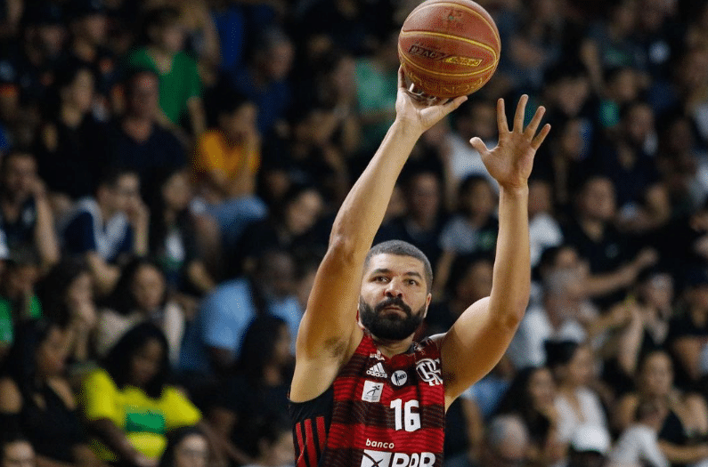 Olivinha compara Flamengo a equipe na NBA e explica o motivo: “É o maior”