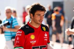 Como fica Carlos Sainz? Tem equipe de olho no piloto que vai sair da Ferrari em 2024