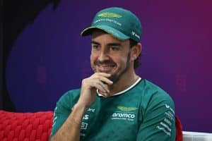 Proposta da Mercedes? Fernando Alonso diz estar em “posição interessante” para negócio