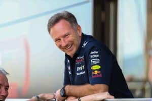 Chefe da Red Bull, Christian Horner rebate críticas ao RB20, novo carro da equipe