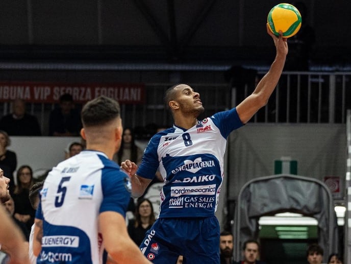 Com atuação impecável de Lucarelli, Piacenza vence nas quartas de final da Champions League