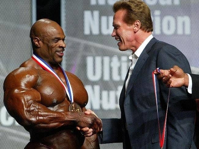 (VÍDEO) O físico natural de Ronnie Coleman já era impressionante