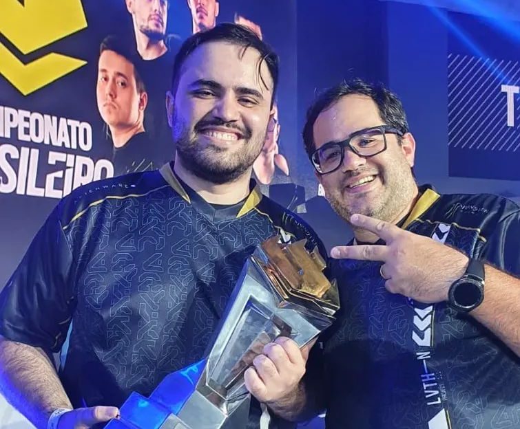 [ENTREVISTA] Muringa, ex-profissional, detona o cen&aacute;rio atual do R6 e fala sobre volta da aposentadoria