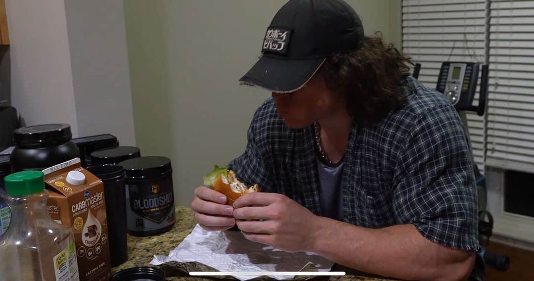 A nova, e impressionante, dieta de bulking do Sam Sulek
