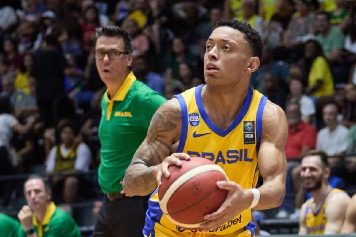 Técnico do Brasil, Helinho analisa como Yago Mateus é essencial na Seleção