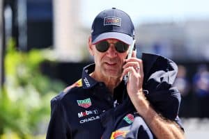 Rival da Red Bull quer contratar Adrian Newey para revolucionar a Fórmula 1, diz jornal