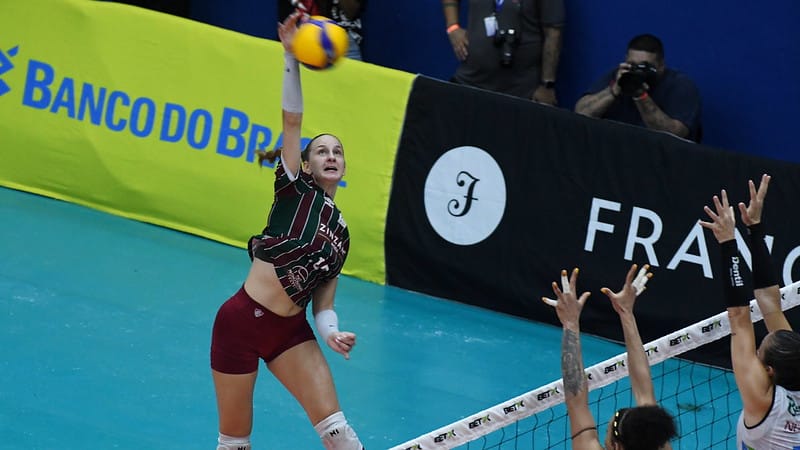 Destaque no Fluminense, Aleksandra Uzelac atinge marca IMPRESSIONANTE na Superliga Feminina