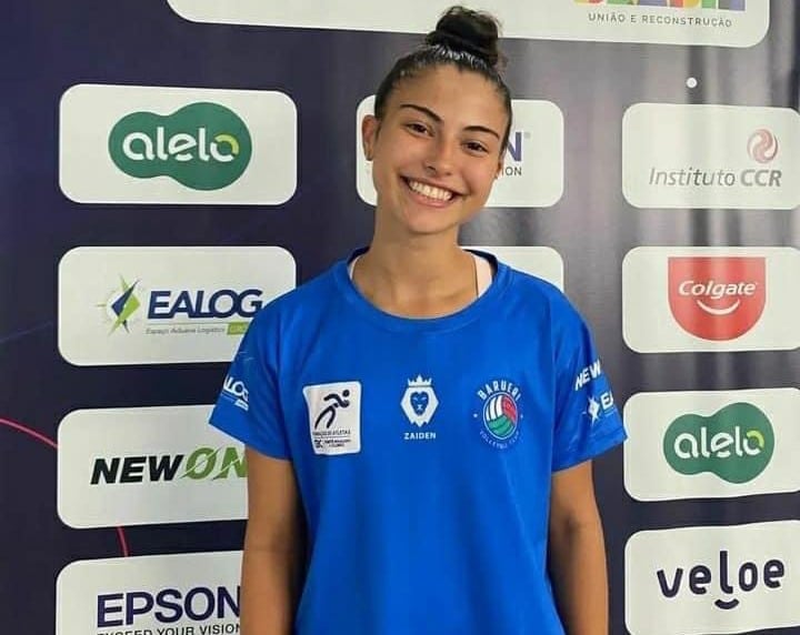 QUEBROU TRADIÇÃO! Filha de ídolo do Palmeiras troca a bola de futebol para brilhar com a de vôlei