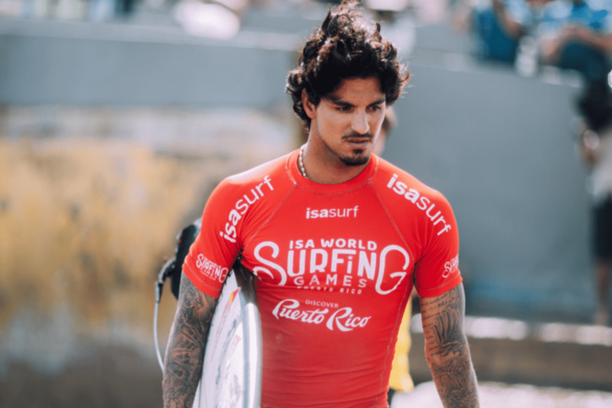 Após título do ISA Games, Gabriel Medina está na repescagem e Samuel Pupo destrói