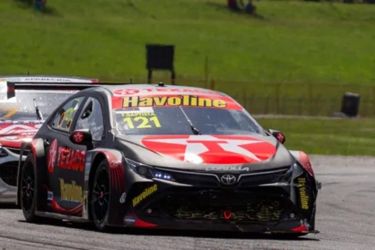 Felipe Baptista domina de ponta a ponta e leva vitória na estreia da Stock Car em Goiânia