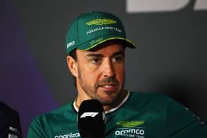 Fernando Alonso se irrita e acaba com especulações na Fórmula 1: “Eu que escolho!”