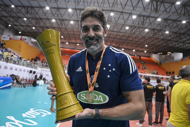 Técnico do Sada Cruzeiro, Filipe Ferraz comemora marca IMPRESSIONANTE pelo clube mineiro