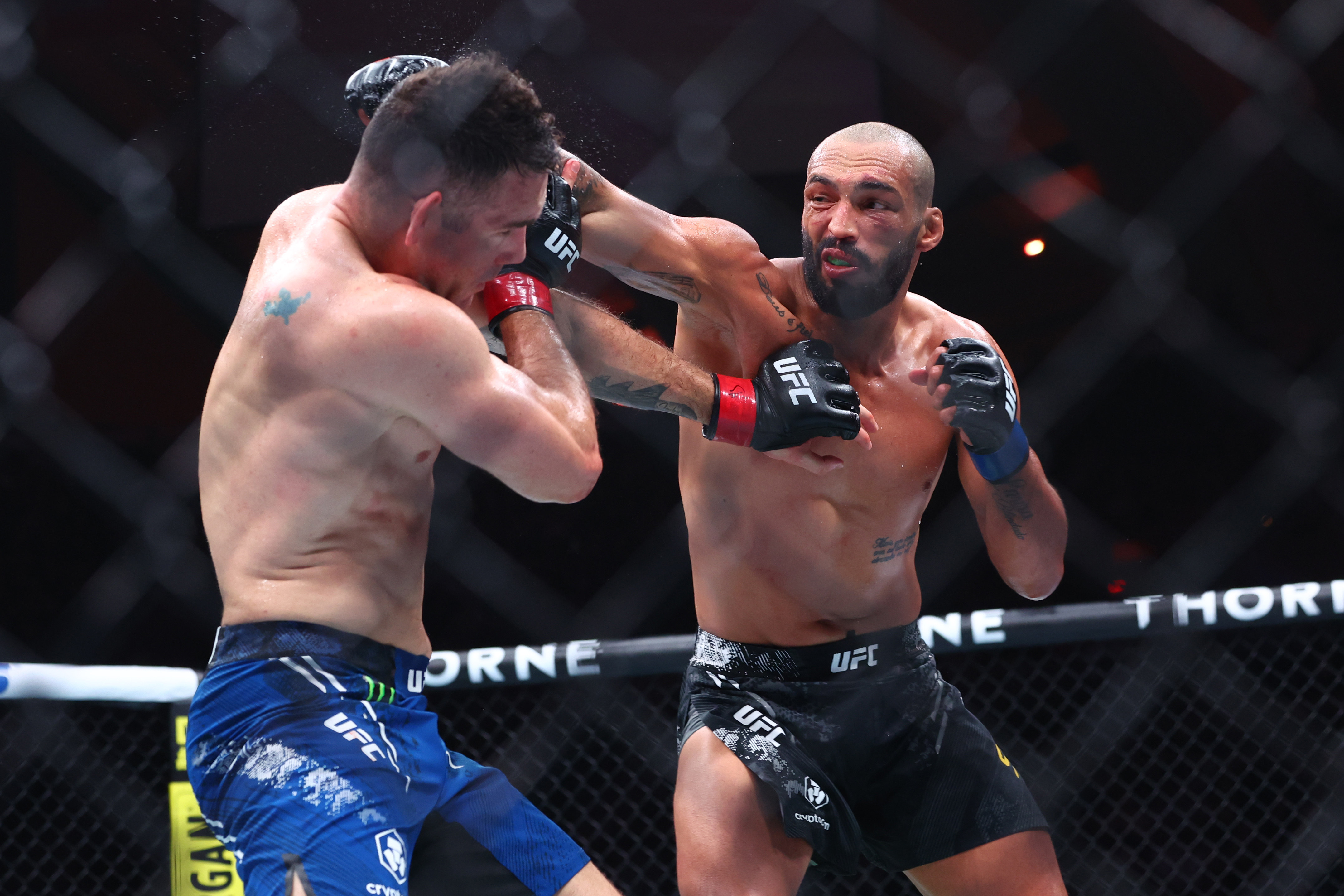 NÃO SÓ MEDINA E WSL! Brasileiro Bruno Blindado é prejudicado por arbitragem no UFC
