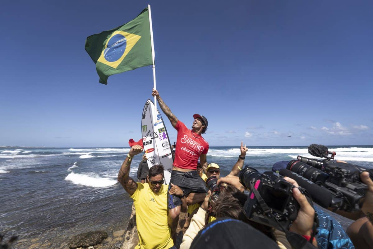 Humildade pura! Gabriel Medina agradece Filipe Toledo e Yago Dora: “Sem vocês…”
