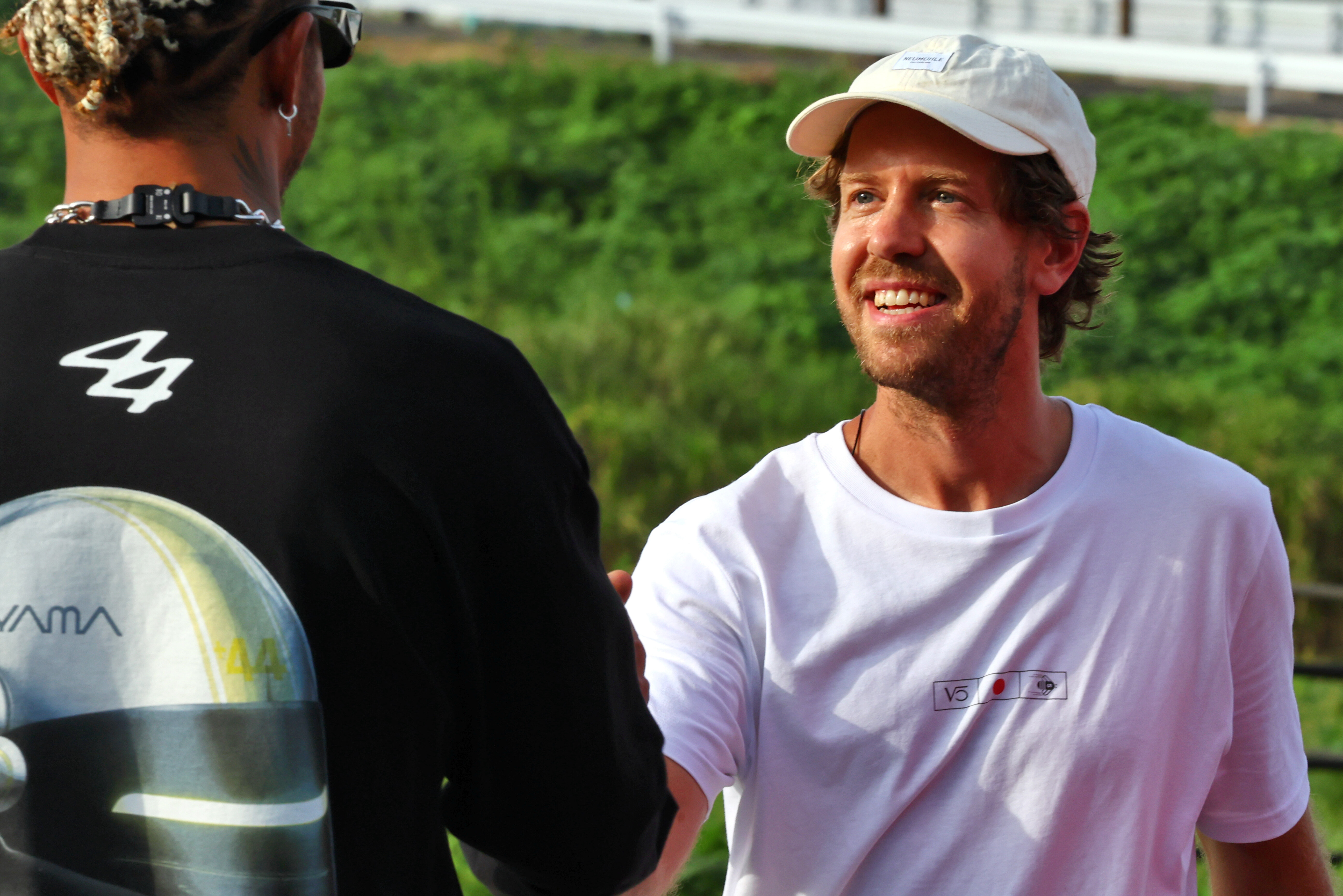 O importante aviso de Vettel para Hamilton na Ferrari: “É difícil, ainda mais no…”