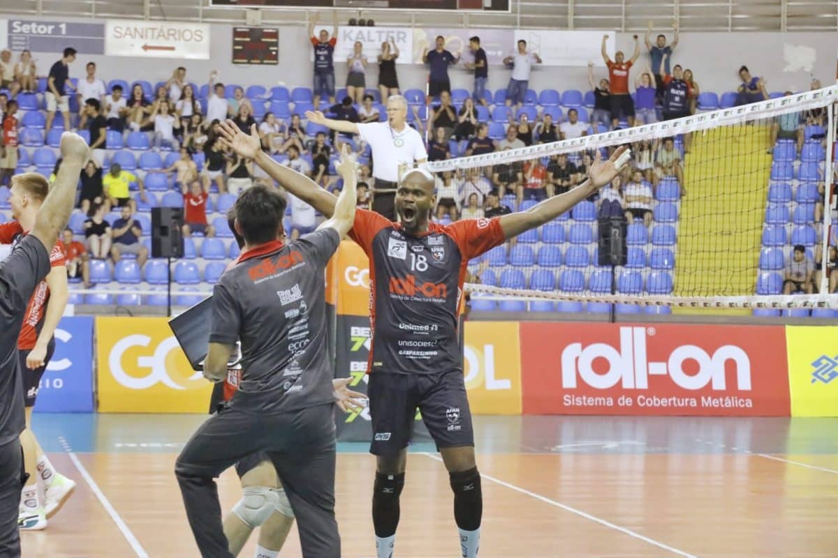 Apan Rollon aposta em veterano para buscar classificação na Superliga Masculina
