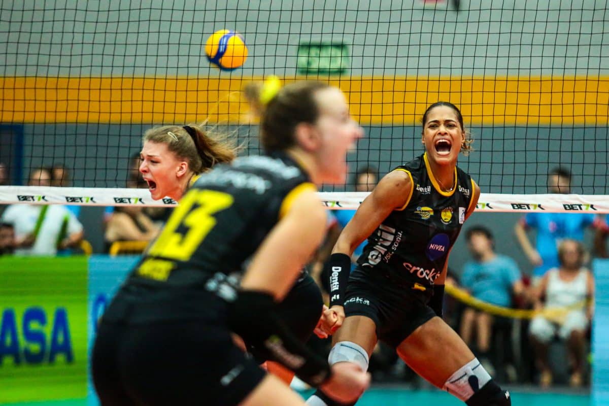 Com título na Copa Brasil, Praia Clube alcança feito histórico que apenas 4 equipes no vôlei brasileiro conseguiram
