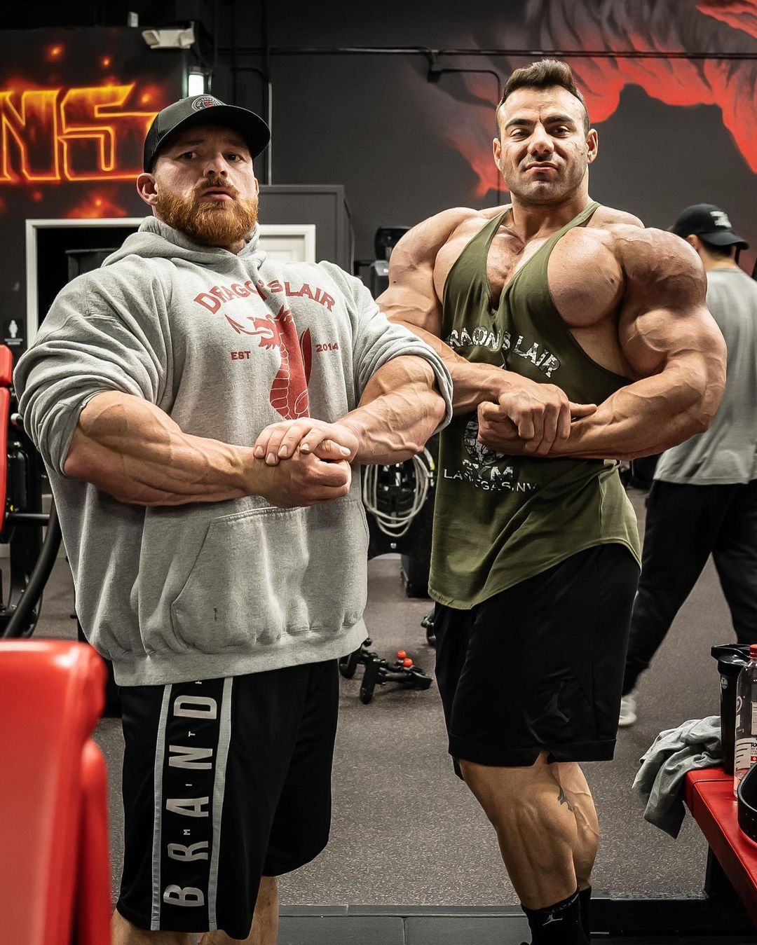 MAIOR CONTRATAÇÃO DA HISTÓRIA! Max Titanium oficializa chegada de atleta 7x campeão do Mr. Olympia