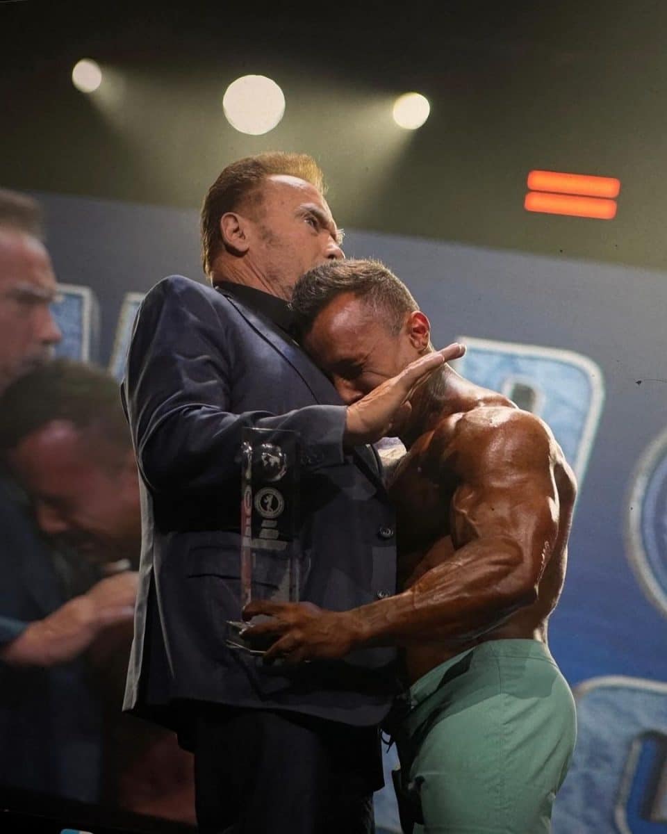 NÃO GOSTOU? Arnold Schwarzenegger tem reação inusitada ao premiar atleta brasileiro no Arnold Classic Ohio 2024