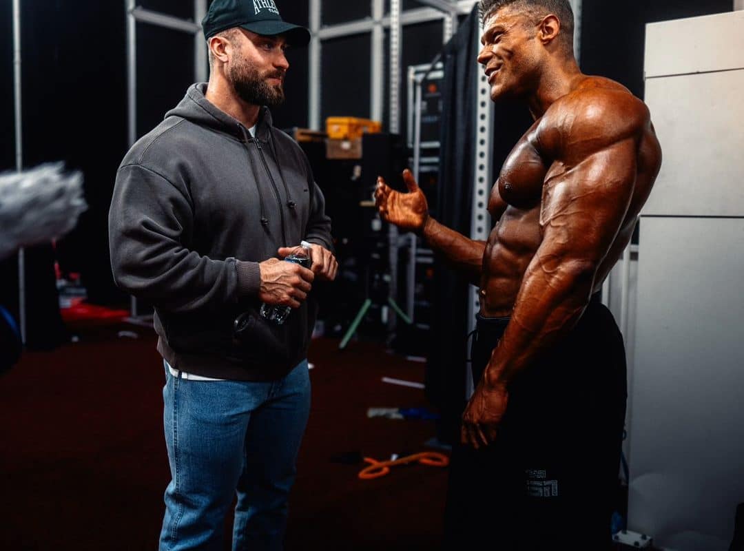 Chris Bumstead tem conversa sincera com vencedor do Arnold Classic Ohio e expõe: “Faça isso para ser campeão do Olympia”