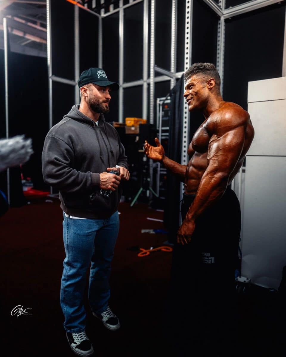 Chris Bumstead tem conversa sincera com vencedor do Arnold Classic Ohio e expõe: “Faça isso para ser campeão do Olympia”