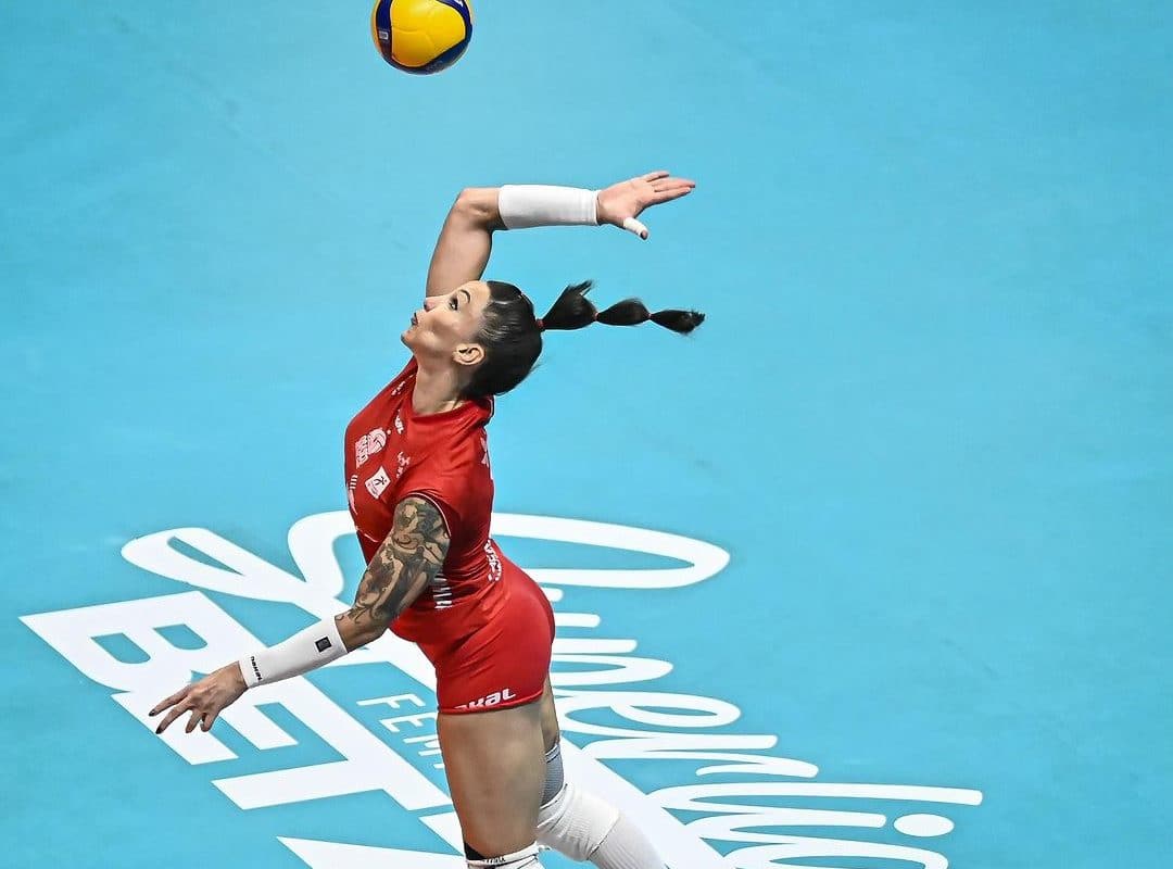 Tifanny esbanja confiança para duelo decisivo pela Superliga Feminina: “Conhecemos bem o adversário”