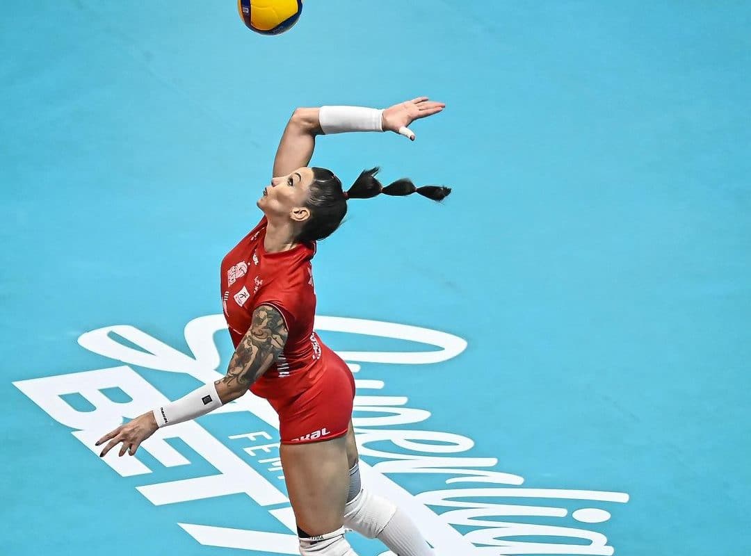 Tifanny esbanja confiança para duelo decisivo pela Superliga Feminina: “Conhecemos bem o adversário”