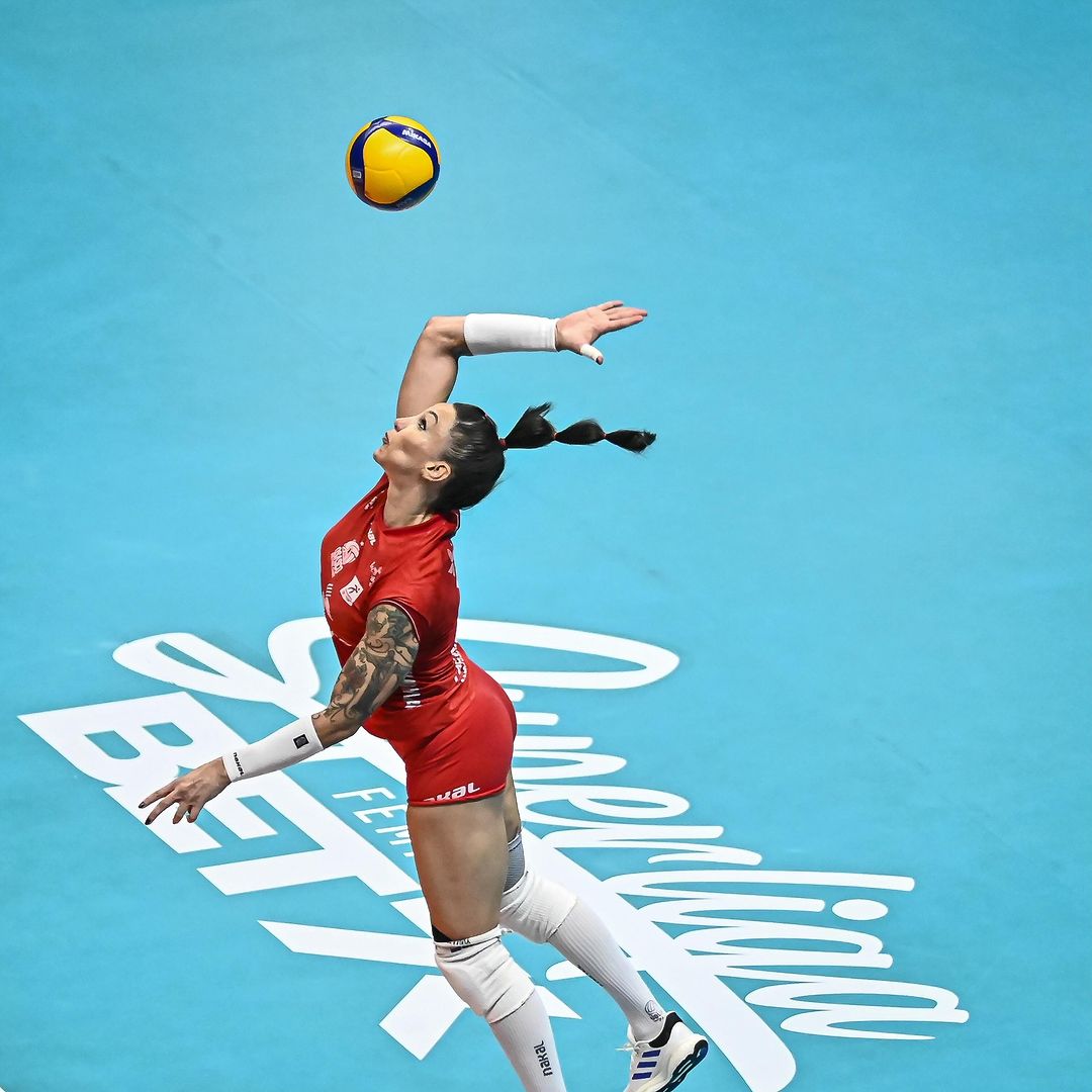 Tifanny esbanja confiança para duelo decisivo pela Superliga Feminina: “Conhecemos bem o adversário”