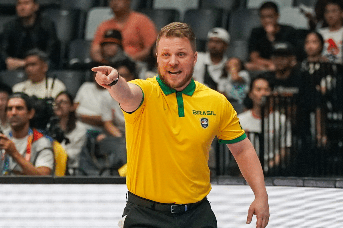 CBB anuncia saída do técnico Gustavo De Conti