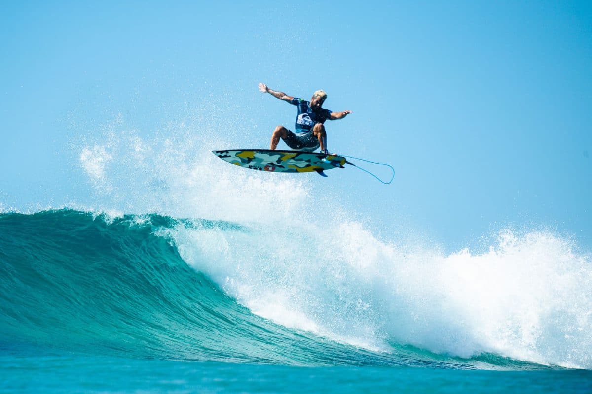 Mudança no calendário! WSL assina contrato para retorno de etapa em 2025