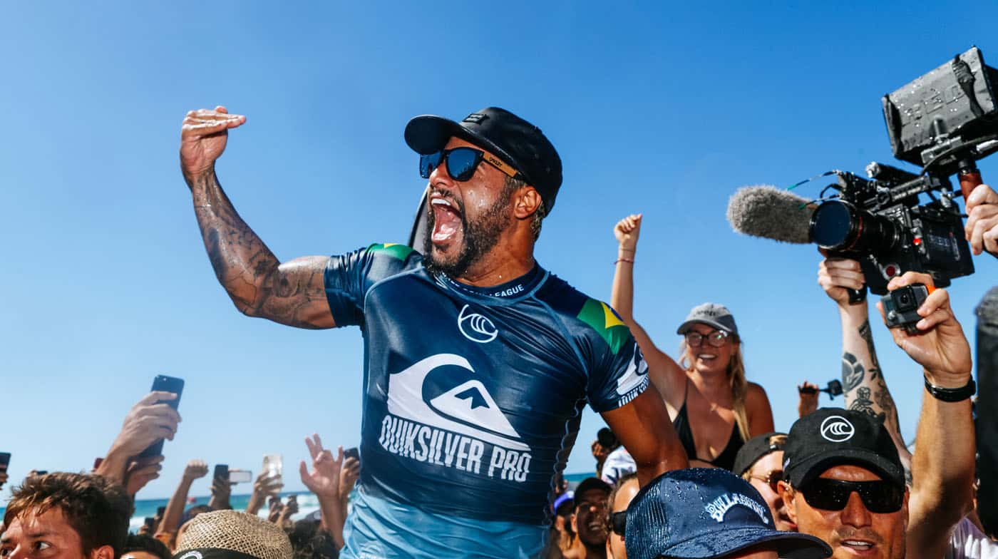 Ciclone atinge Gold Coast e obriga WSL a trocar etapa de lugar