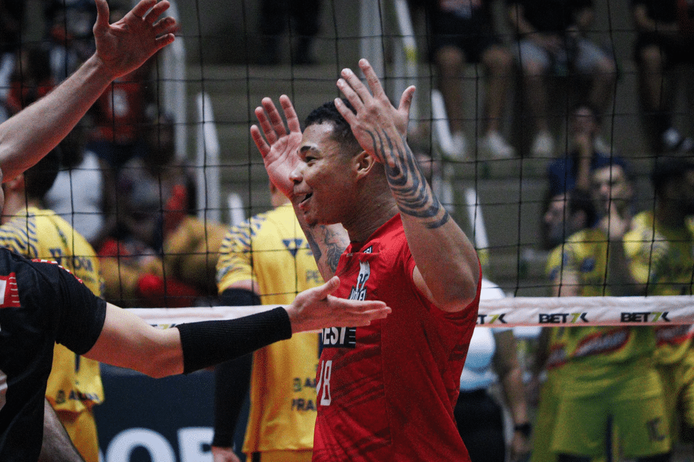 ARRASADOR! Darlan alcança números bizarros nos playoffs da Superliga Masculina