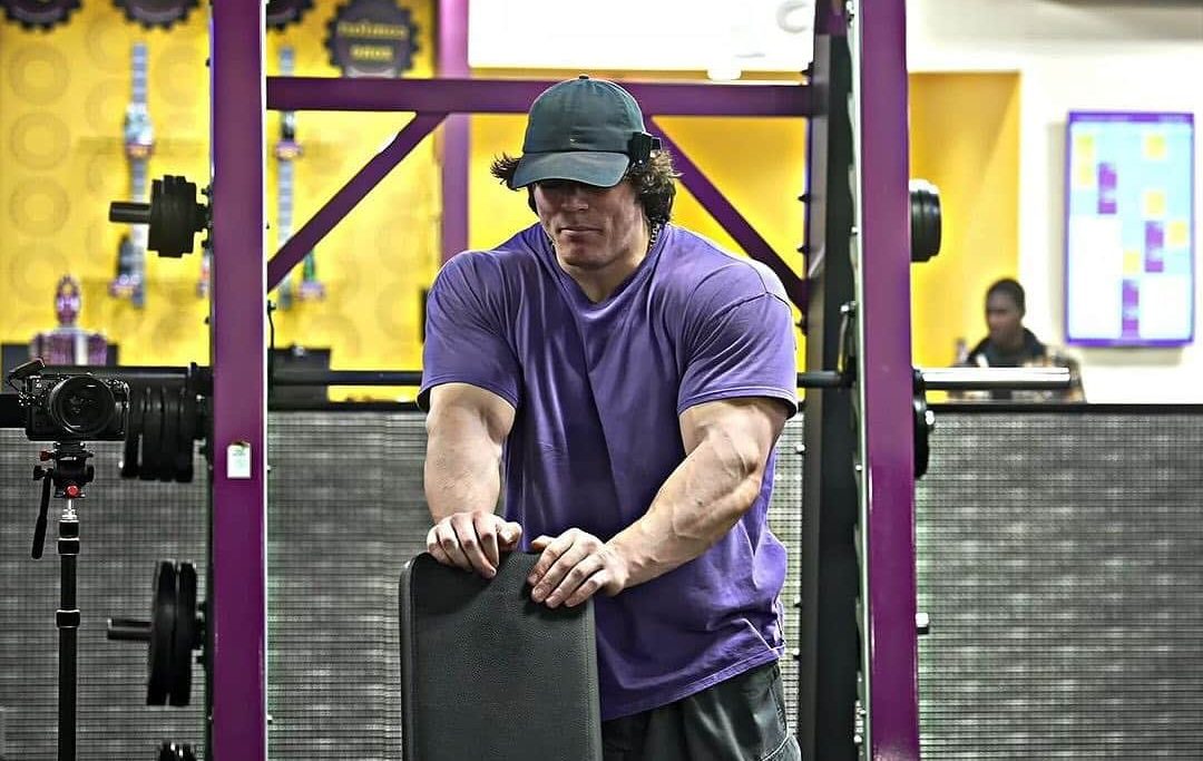 Não deixou barato! Rodrigo Goes fala a verdade por trás do shape de Sam Sulek