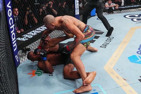 Resumo do UFC 300: show de Deiveson Figueiredo, Alex Poatan ANIMAL e evento INSANO