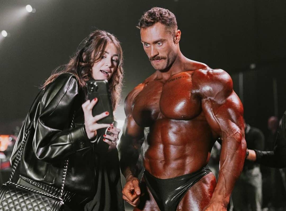 “Não vai ser fisiculturista!”, Cbum fala sobre sua filha e decreta esporte inusitado para ela