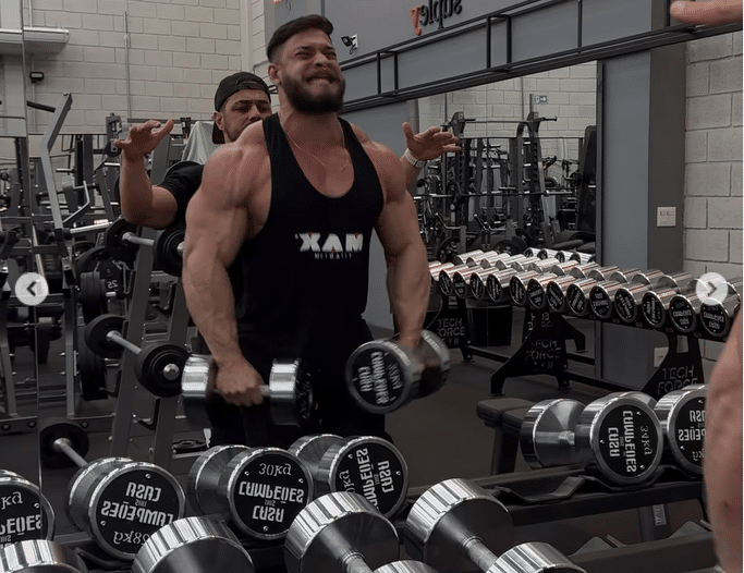 ABSURDO! Ramon Dino mostra força impressionante em nova fase da carreira