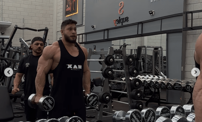 ABSURDO! Ramon Dino mostra força impressionante em nova fase da carreira