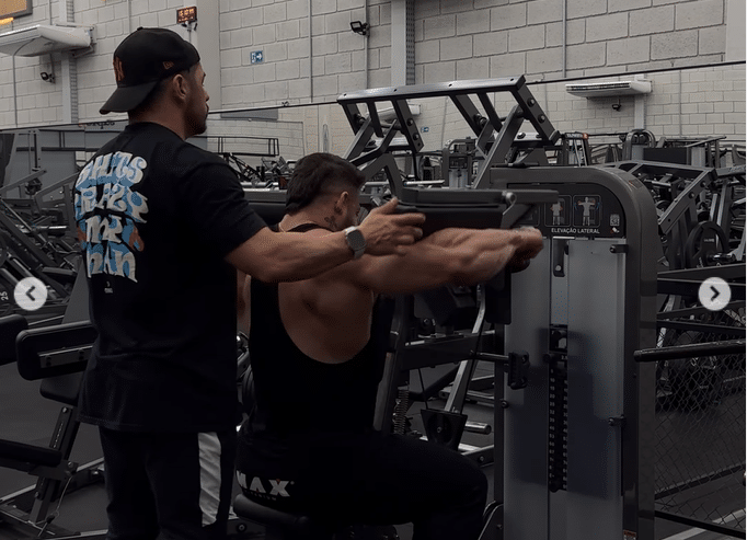 ABSURDO! Ramon Dino mostra força impressionante em nova fase da carreira