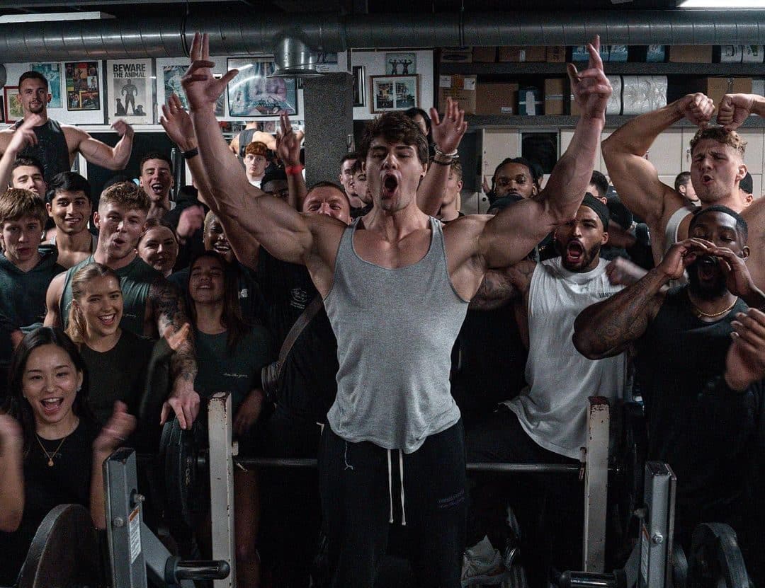 Ap&oacute;s 8 anos longe dos palcos, esse &eacute; o f&iacute;sico do atleta Jeff Seid